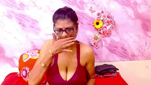 Snapshot of indianallure chatting on February 18, 5:58 am Femiez online show from February 18, 5:58 am