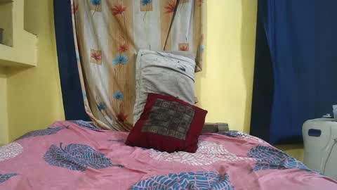 Snapshot of indiancumking chatting on January 23, 10:01 pm inindiancumking online show from January 23, 10:01 pm