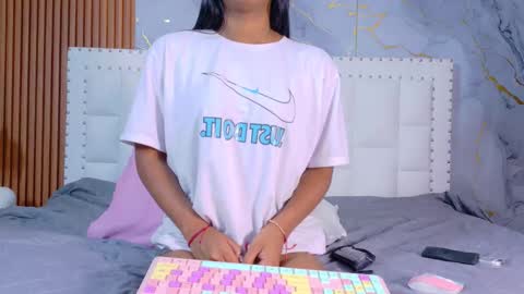 LITTLE AINHOA  online show from January 8, 8:00 pm