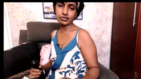 indianhoneyx online show from March 4, 7:03 am