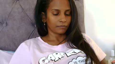 Snapshot of indianjasmin chatting on June 19, 7:01 am priya online show from June 19, 7:01 am