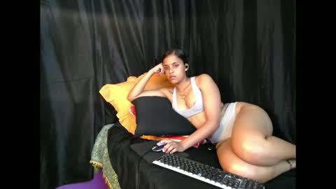 indianmaxine07 online show from March 16, 3:45 am