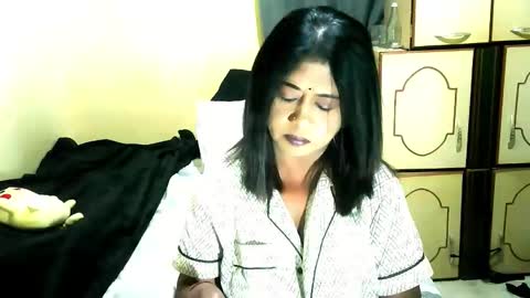 Snapshot of indianpleasures21 chatting on May 11, 6:38 pm indianpleasures21 online show from May 11, 6:38 pm