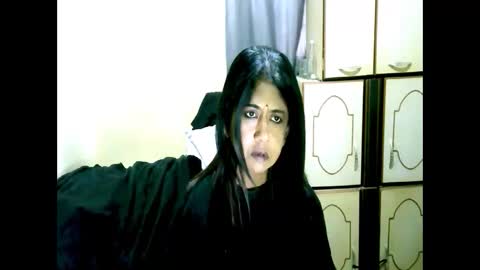 Snapshot of indianpleasures21 chatting on June 4, 10:21 am indianpleasures21 online show from June 4, 10:21 am