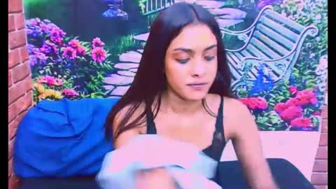 Snapshot of indianpretty1 chatting on December 15, 8:57 pm indianpretty1 online show from December 15, 8:57 pm