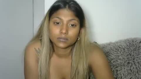 indianqtpie6 online show from October 17, 6:43 pm