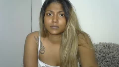 indianqtpie6 online show from October 22, 6:18 pm