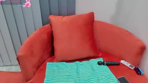 Yazmin online show from May 23, 12:38 am
