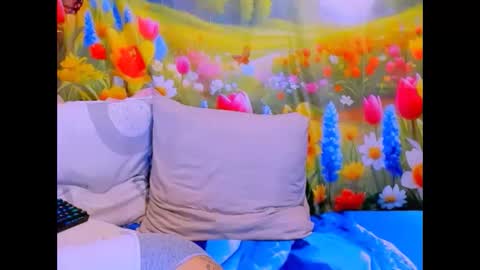 indianroxy27 online show from March 24, 4:17 am