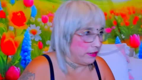 indianroxy27 online show from June 19, 6:12 pm