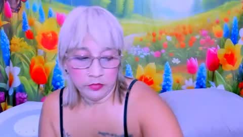 indianroxy27 online show from June 28, 12:33 pm