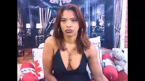 Snapshot of indiansexyass4u2luv chatting on May 12, 6:32 am indiansexyass4u2luv online show from May 12, 6:32 am