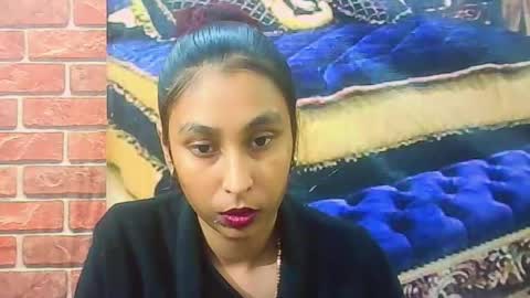 Snapshot of indiansexybutt4u2luv chatting on June 19, 5:23 am indiansexybutt4u2luv online show from June 19, 5:23 am