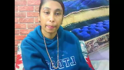 Snapshot of indiansexybutt4u2luv chatting on June 22, 5:26 am indiansexybutt4u2luv online show from June 22, 5:26 am