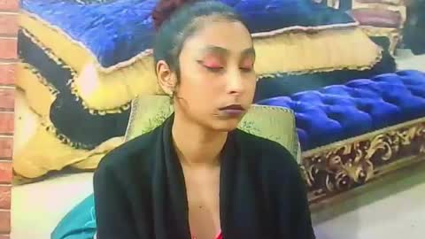 Snapshot of indiansexybutt4u2luv chatting on June 29, 10:59 am indiansexybutt4u2luv online show from June 29, 10:59 am