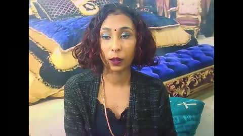 Snapshot of indiansexybutt4u2luv chatting on July 7, 6:47 am indiansexybutt4u2luv online show from July 7, 6:47 am