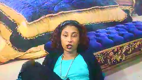 Snapshot of indiansexybutt4u2luv chatting on July 12, 6:37 am indiansexybutt4u2luv online show from July 12, 6:37 am