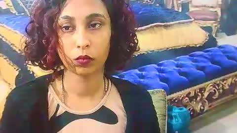 Snapshot of indiansexybutt4u2luv chatting on July 13, 5:32 am indiansexybutt4u2luv online show from July 13, 5:32 am