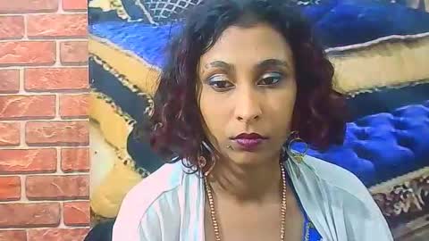 Snapshot of indiansexybutt4u2luv chatting on July 18, 6:39 am indiansexybutt4u2luv online show from July 18, 6:39 am