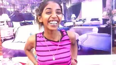 indiansexyslender4u2luv online show from December 20, 5:14 am