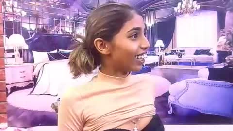 indiansexyslender4u2luv online show from December 22, 5:26 am