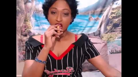 Snapshot of indianspicy69 chatting on February 28, 7:14 pm Shreya online show from February 28, 7:14 pm