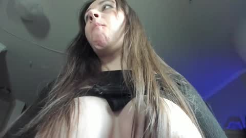 Snapshot of indierose chatting on December 20, 11:00 am Indie or Rose or Indie Rose or Goddess online show from December 20, 11:00 am