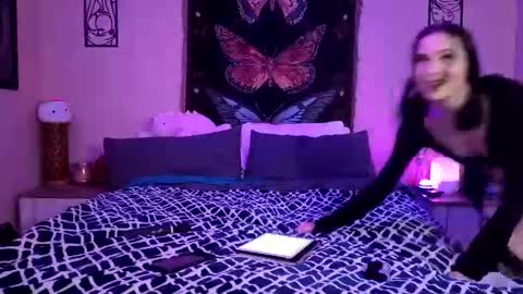 Snapshot of indigobay chatting on March 9, 6:39 am Indigo Bay online show from March 9, 6:39 am