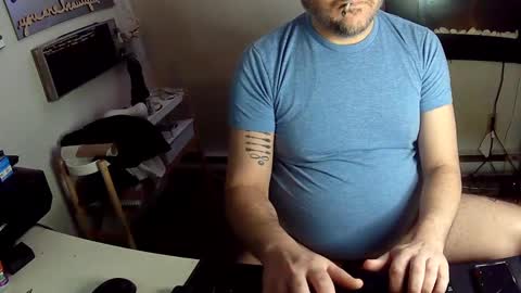 Snapshot of indigolvr chatting on December 6, 9:35 pm BroLOU online show from December 6, 9:35 pm