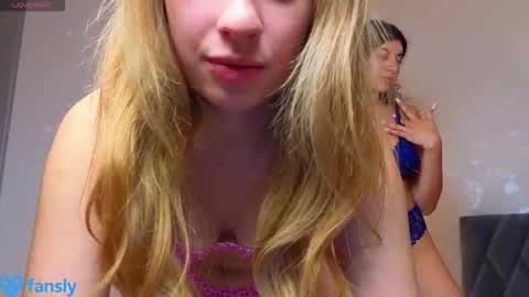 Snapshot of indimoon111 chatting on September 27, 7:41 pm Felise and Kaely online show from September 27, 7:41 pm