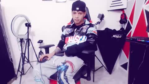 Snapshot of indomitablebeast chatting on November 13, 11:36 pm matias online show from November 13, 11:36 pm