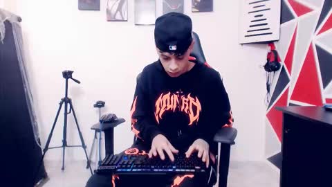 Snapshot of indomitablebeast chatting on November 15, 3:52 pm matias online show from November 15, 3:52 pm