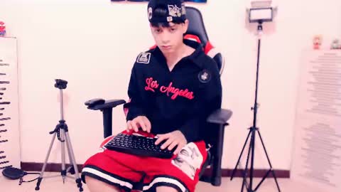 Snapshot of indomitablebeast chatting on July 2, 8:48 pm matias online show from July 2, 8:48 pm