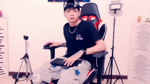 Snapshot of indomitablebeast chatting on July 11, 2:03 am matias online show from July 11, 2:03 am