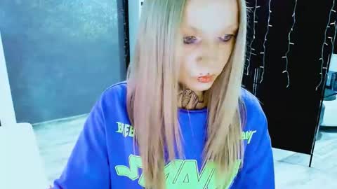 Snapshot of inesdesire chatting on September 16, 7:31 am InesDesire online show from September 16, 7:31 am