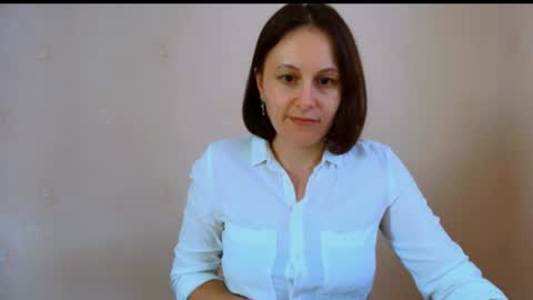 Snapshot of inessa_beauty chatting on June 22, 4:09 am Inessa online show from June 22, 4:09 am