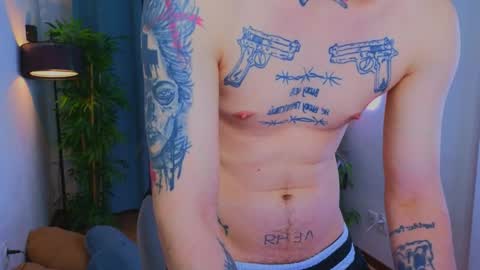 Snapshot of inferno_lust chatting on April 16, 12:44 am Jack online show from April 16, 12:44 am