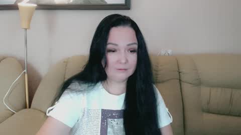 Snapshot of infinity_loveliness chatting on November 12, 6:03 am Infinity online show from November 12, 6:03 am