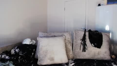 Snapshot of infinity_of_love chatting on February 22, 2:08 pm Jeremy online show from February 22, 2:08 pm