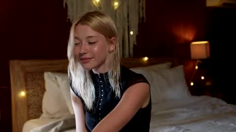 Snapshot of infinitysoul_ chatting on February 15, 12:47 pm Alexa.. Inst Fansly infinitysoul online show from February 15, 12:47 pm