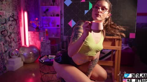 Snapshot of informal_ chatting on February 1, 3:19 am MAL --- online show from February 1, 3:19 am