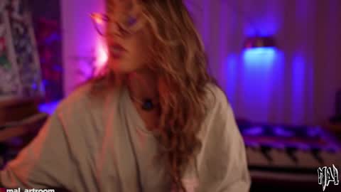 Snapshot of informal_ chatting on September 15, 12:21 am MAL --- online show from September 15, 12:21 am