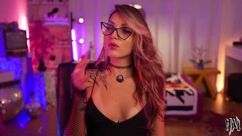 Snapshot of informal_ chatting on October 12, 11:26 pm MAL --- online show from October 12, 11:26 pm