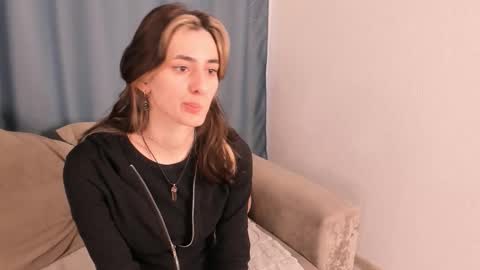 Snapshot of ingachaudoin chatting on February 8, 10:18 am Saya online show from February 8, 10:18 am