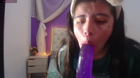 Snapshot of ingrid_casas chatting on December 7, 5:04 am Ingrid petite online show from December 7, 5:04 am