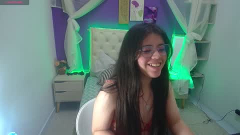 Snapshot of ingrid_casas chatting on December 12, 11:03 pm Ingrid petite online show from December 12, 11:03 pm