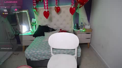Snapshot of ingrid_casas chatting on February 25, 11:33 pm Ingrid petite online show from February 25, 11:33 pm