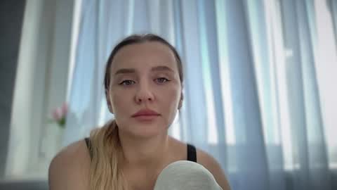 Snapshot of iniva05 chatting on April 1, 10:16 am iniva05 online show from April 1, 10:16 am