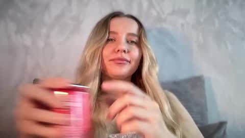 Snapshot of iniva05 chatting on April 16, 8:48 am iniva05 online show from April 16, 8:48 am