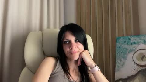 Snapshot of injaathome chatting on July 5, 6:59 pm InjaAtHome online show from July 5, 6:59 pm